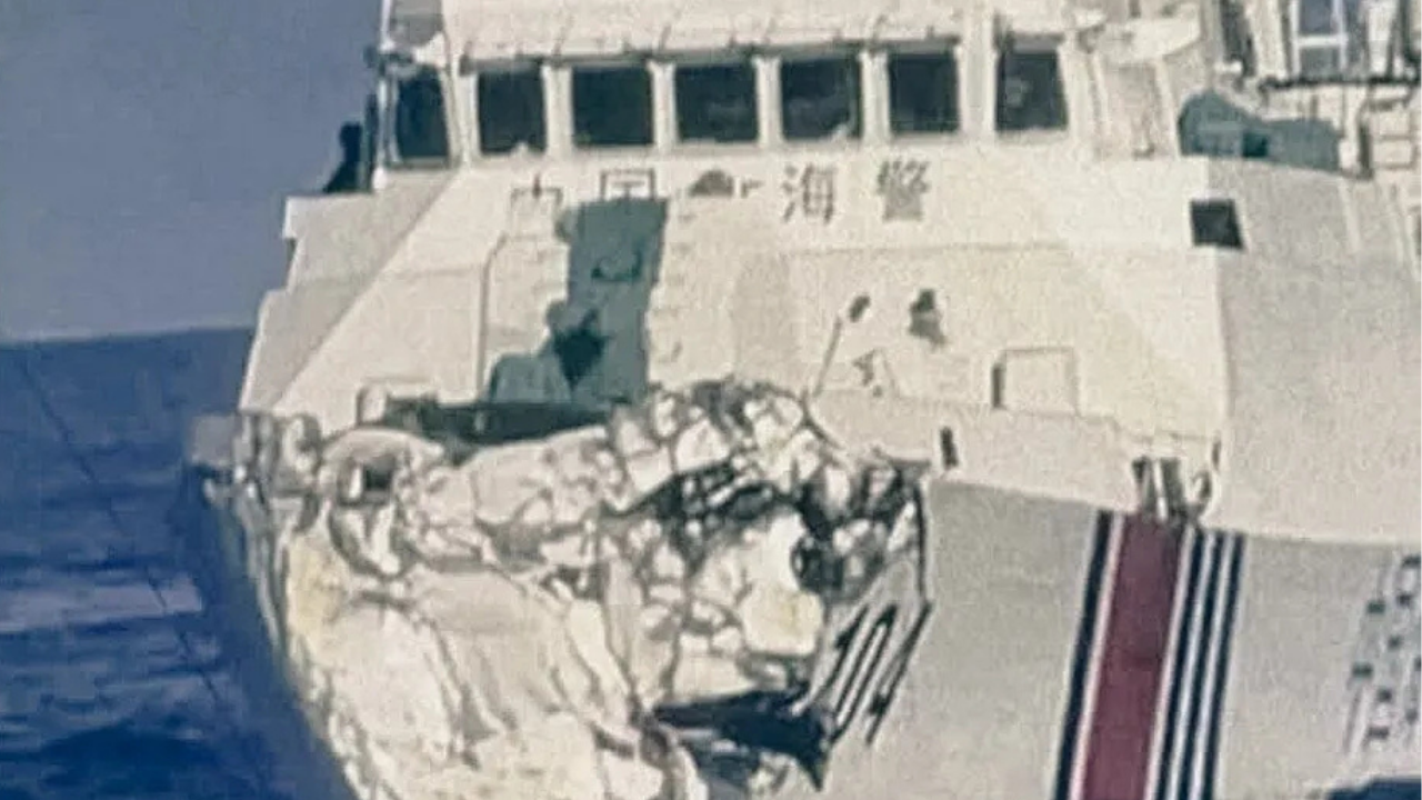 2 dev gemi, Güney Çin Denizi’nde çarpıştı!