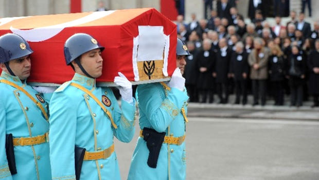 İki eski milletvekili hayatını kaybetti