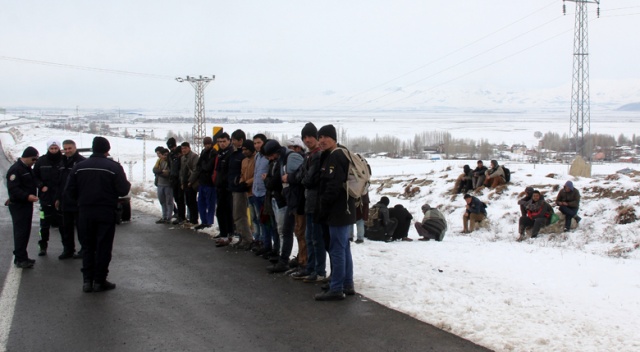 2 günde 300 kaçak göçmen yakalandı
