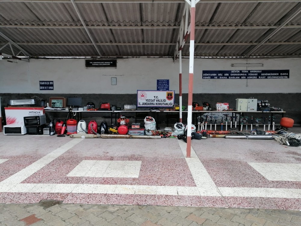 2 hırsızlık şüphelisi tutuklandı 
