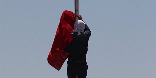 Hainlerden Antalya ve Hatay'da bayrak provokasyonu