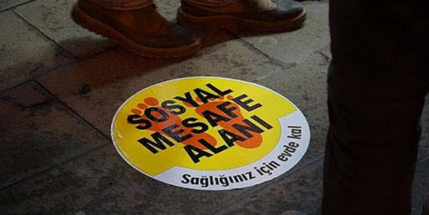 2 ayrı koronavirüs araştırmasından çarpıcı sonuçlar! O kurala dikkat edilmezse 1 kişi yüzlerce kişiye bulaştırıyor