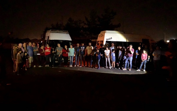 2 minibüste 50 kaçak yakalandı