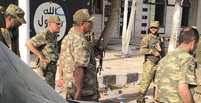 2. Ordu Komutanı Korgeneral Temel Cerablus'ta