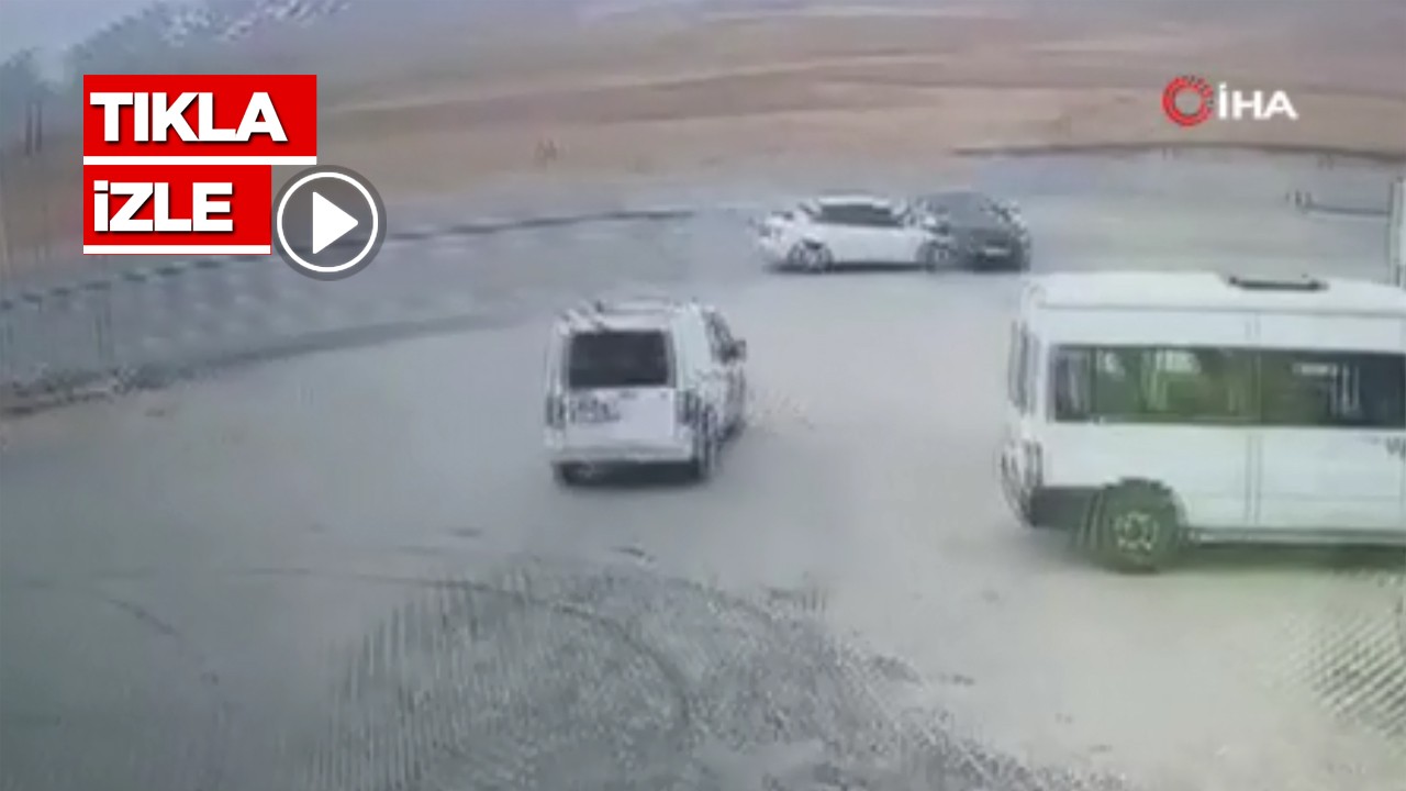 2 otomobilin çarpışma anı kamerada