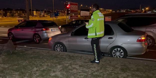 2 otomobilin çarpıştığı kazada 1 kişi yaralandı