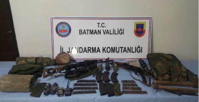 2 PKK'lının öldürüldüğü bölgede teröristlere ait silah ve mühimmatlar bulundu