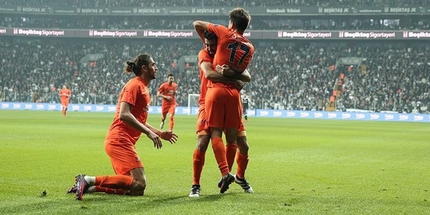 Başakşehir 2 sezonun parasını 12 maçta çıkardı