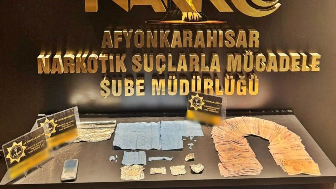 2 torbacı daha paket oldu