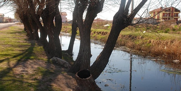2 yaşındaki çocuk kanala düştü