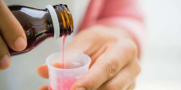 20 çocuğun ölümüne neden olmuştu! Öksürük şurubunu üreten firmanın lisansı askıya alındı