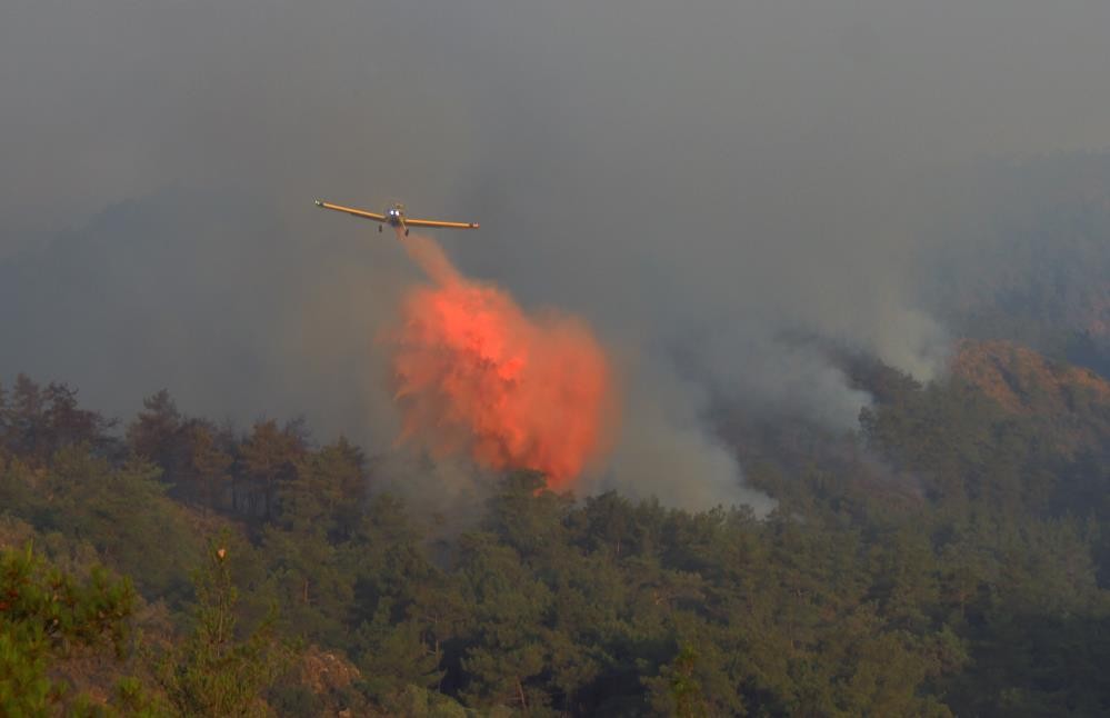 20 helikopter, 14 uçak ile müdahale başladı