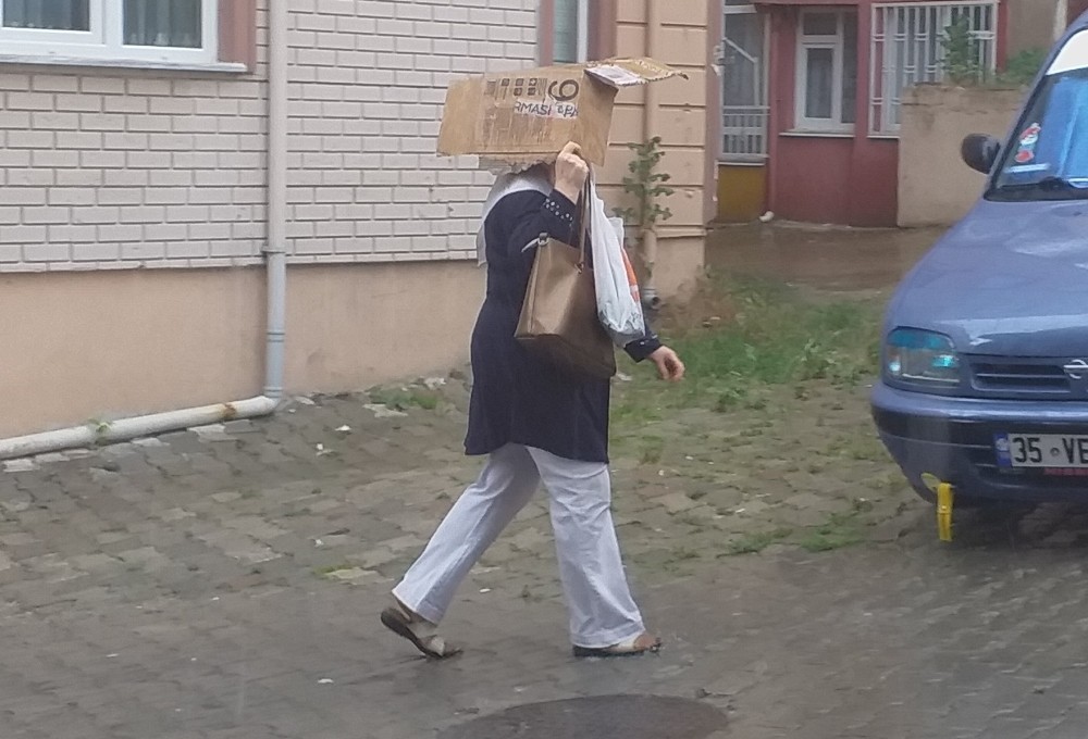 20 ilde sarı kodla beklenen yağış bir anda bastırdı 