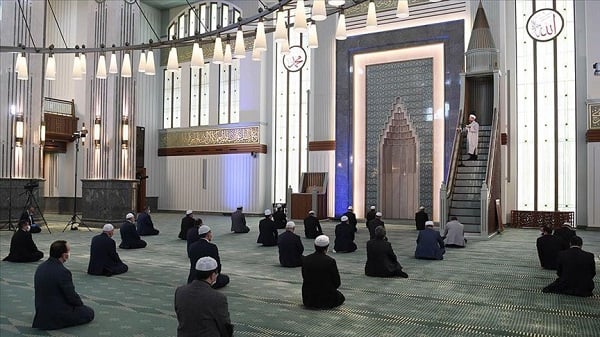 20 Kasım 2020 Cuma namazı saat kaçta?