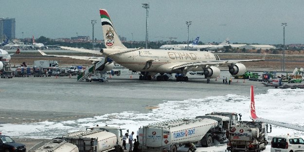 Atatürk Havalimanı'nda tehlike ucuz atlatıldı