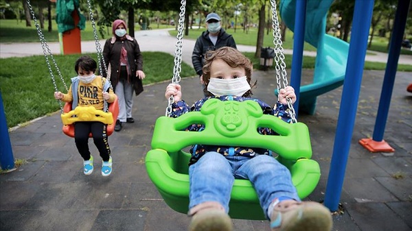 20 yaş altı toplu taşıma kullanabiliyor mu? 20 yaş altı sokağa çıkma saatleri