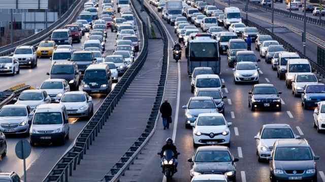 20 yaş üzeri arabası olanlar için flaş talep