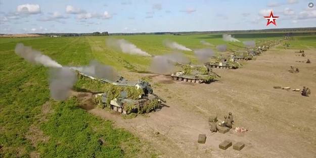 200 bin asker, 80 savaş uçağı, 15 gemi ve yüzlerce tank! Yeryüzünün en büyük ülkesi harekete geçti