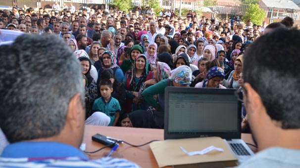 Duyan koştu! Tüm ilçe oraya toplandı...