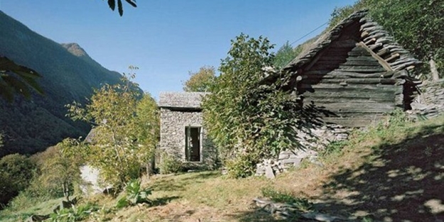 200 yıllık tarihi evin şaşırtan iç tasarımı