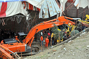 Enkaz altında kalanların kimlikleri belirlendi
