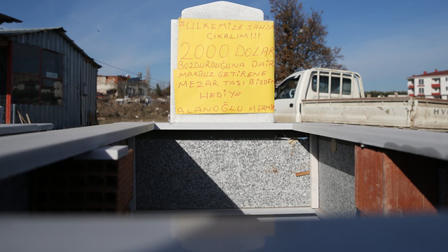 2000 dolar bozduranın mezar taşı ücretsiz!