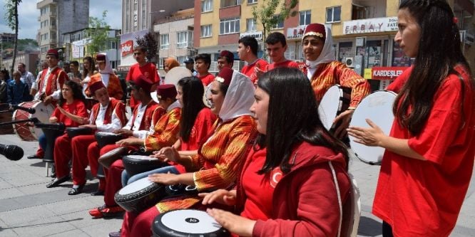 Engeller sevgiyle aşılıyor