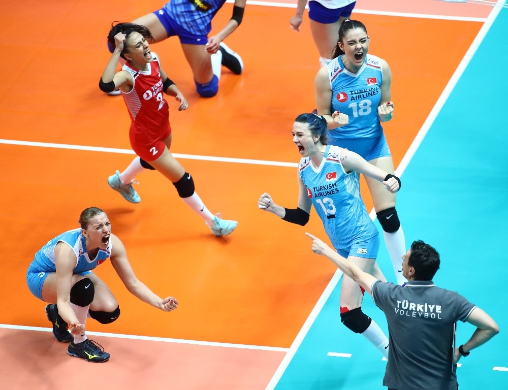 2019 FIVB Voleybol Milletler Ligi: Türkiye: 3 - Rusya: 0 