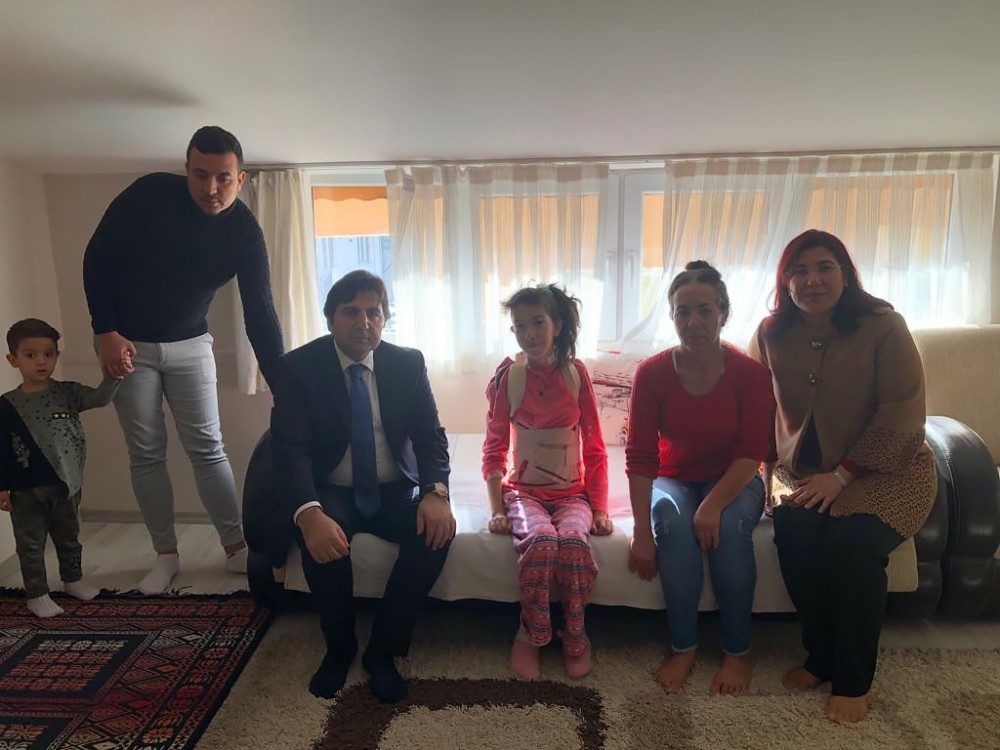 2020 Skolyoz hastası Sude’ye şifa getirdi 