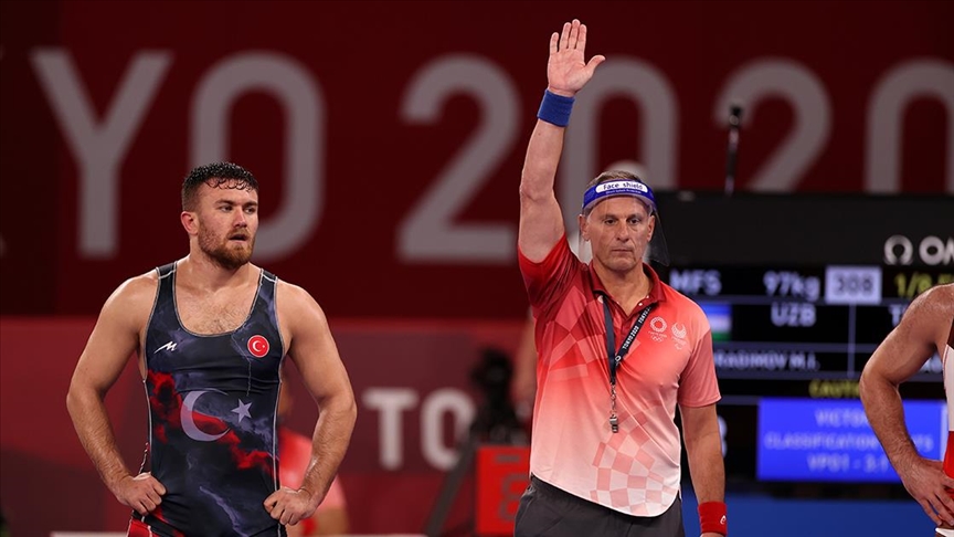 2020 Tokyo Olimpiyat Oyunları'nda milli güreşçi Süleyman Karadeniz yarı finale yükseldi