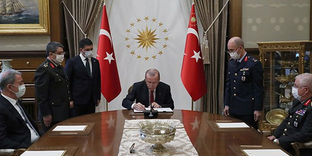 2022 YAŞ kararları general, albay, subay terfi ve atama listesi: Terfi eden general amiral ve albaylar