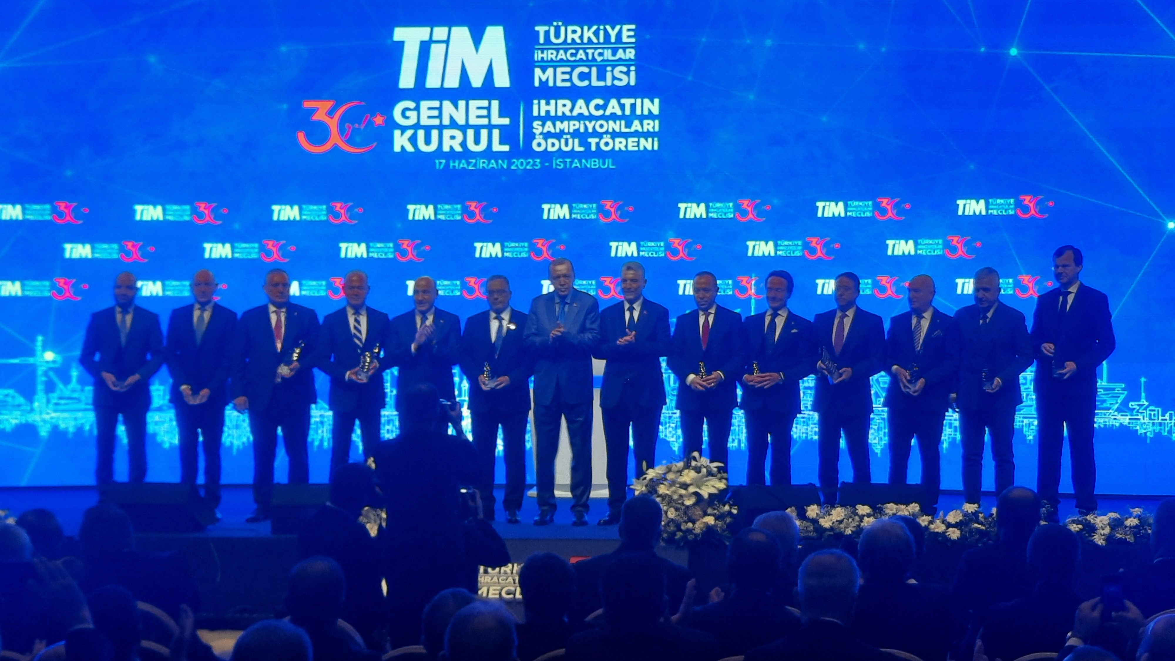 '2023 yılı için 385 milyar dolarlık bir ihracat hedefi belirledik'