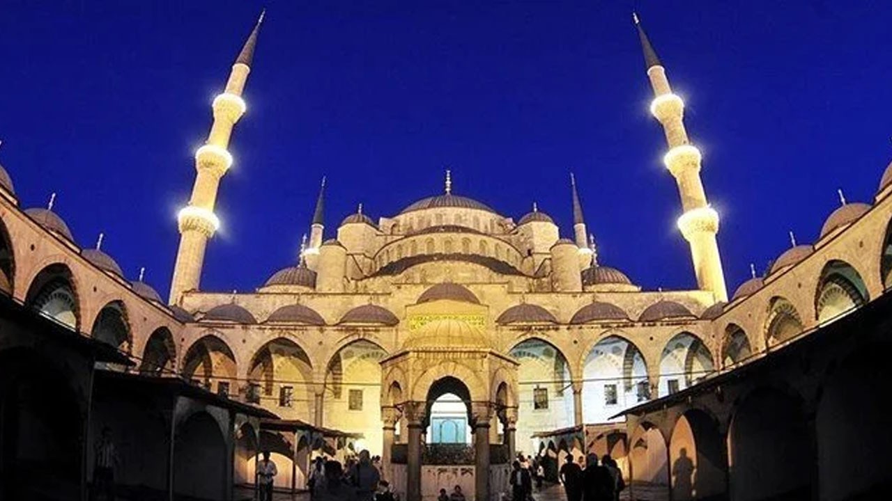 2025 Berat Kandili ne zaman? Gelecek yıl kandil tarihleri belli oldu! Dini günler takvimi tarihi netleşti