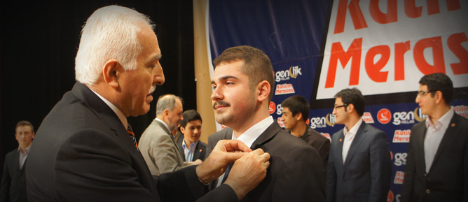 ANAP’ın gençlik kolları başkanı 300 kişiyle Saadet’e katıldı