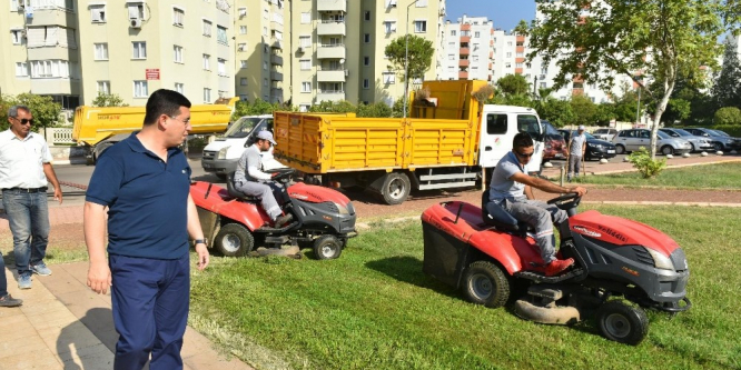 Tütüncü işçilere moral verdi