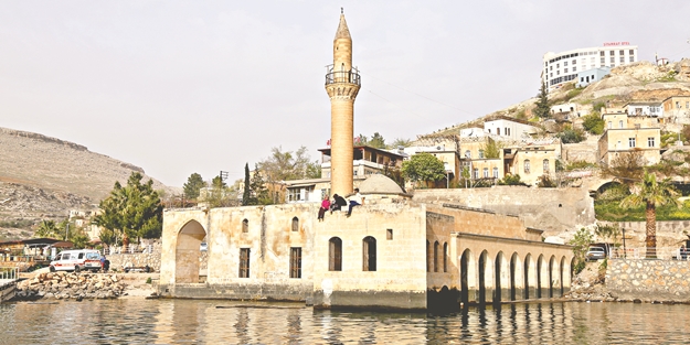 209 yıllık Ulu Cami'nin, su üstüne çıkarılması planlanıyor