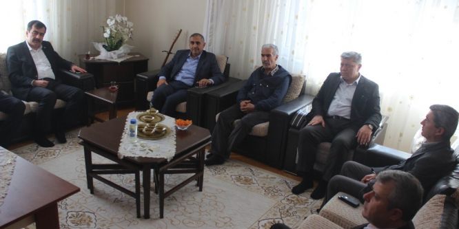 Halkın okuduğu hatimlerin duasını protokol yaptı