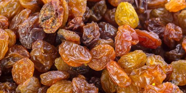 21 adet kuru üzümü suda bekletirseniz! Demir deposu siyah üzüm: Çekirdekli, çekirdeksiz kuru üzümün şaşırtan faydaları
