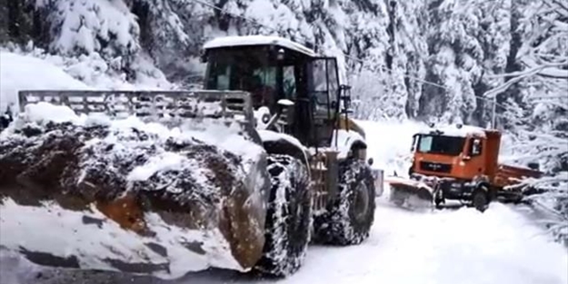Artvin'de 21 köy yolu ulaşıma kapandı
