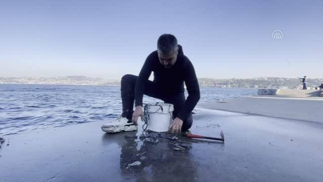 21 yıldır gönüllü olarak Boğaz’ı temizliyor