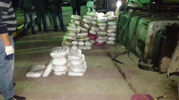 210 kilo 580 gram esrar ele geçirildi