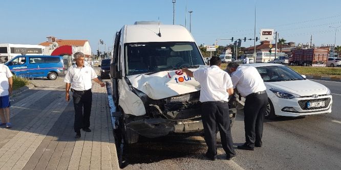 Antalya’da trafik kazası: 6 yaralı