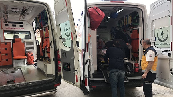 22 öğrenci zehirlenme şüphesiyle hastaneye kaldırıldı