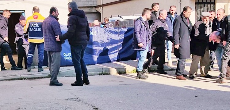 22 yaşında silahla başından vuruldu: Ölüm haberini alan baba fenalık geçirdi
