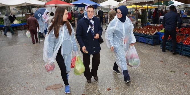 Bozüyüklü gençlerden örnek hareket
