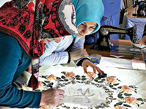 Allah aşkını nakışa işlediler