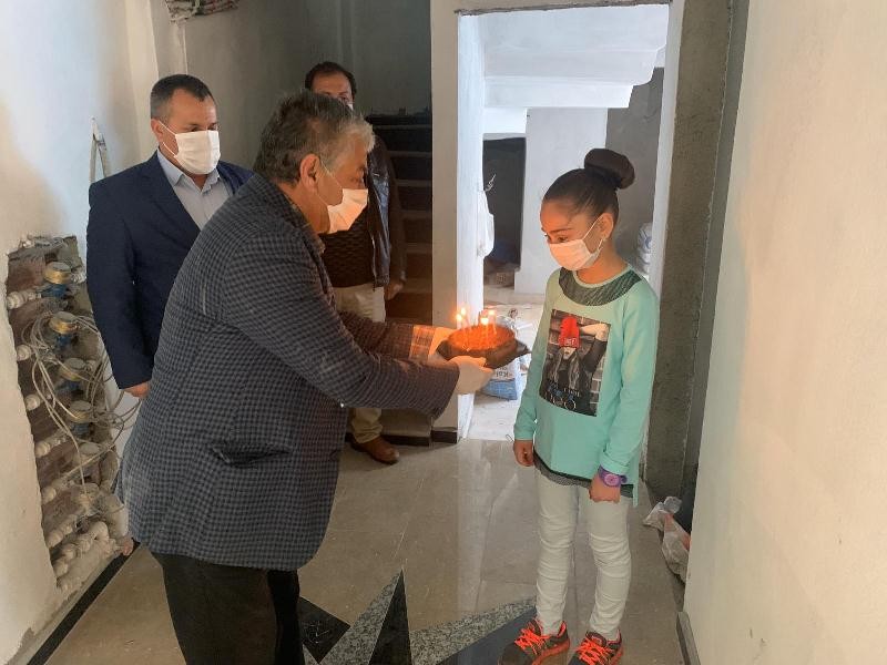 23 Nisan çocuklarına doğum günü sürprizi 