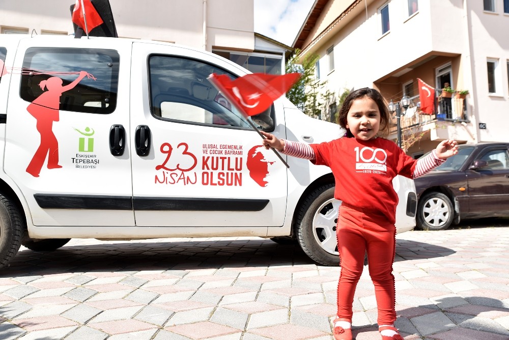 23 Nisan coşkusu evlere sığmadı 