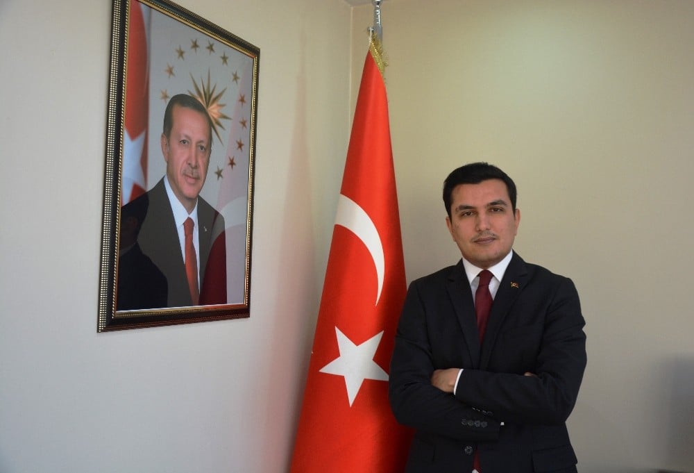 23 Nisan doğumluların pastaları kaymakamdan 