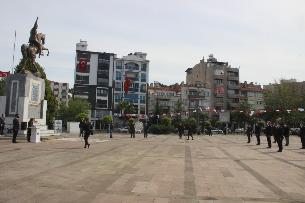 23 Nisan Edremit’te sade bir tören ile kutlandı 